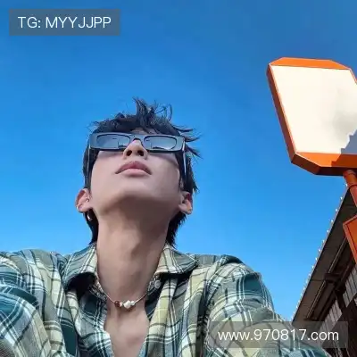 穆峥劲